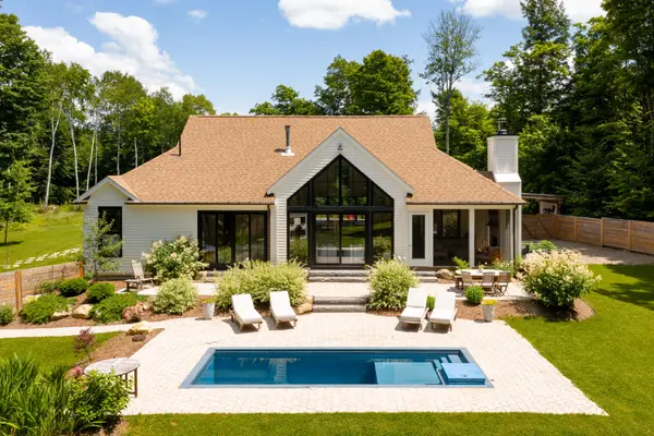 350 Skyhills RD, Huntsville, ON P1H 2N5