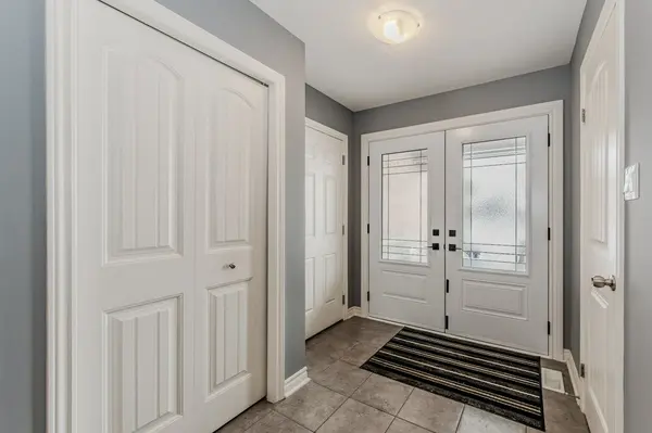 55 Laughland LN, Guelph, ON N1L 0C9
