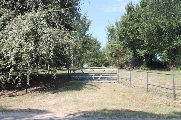 9935 Zion Hill Road, Poolville, TX 76487