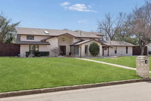 7040 Oakbluff Drive, Dallas, TX 75254