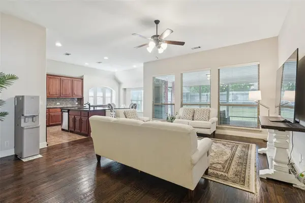 8304 Spitfire Trail, Aubrey, TX 76227
