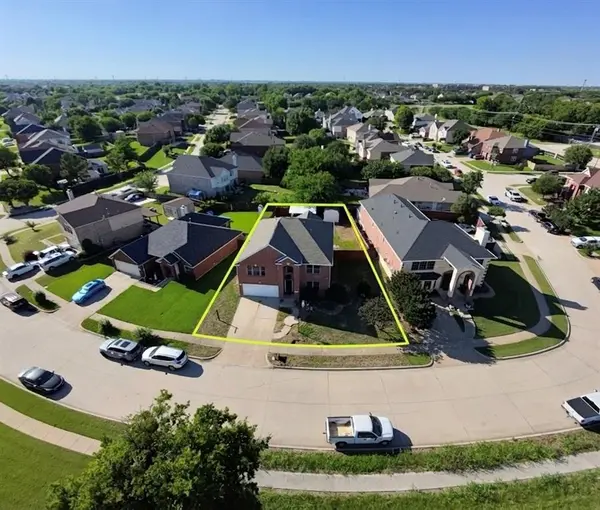 7405 Lake Whitney Drive, Arlington, TX 76002