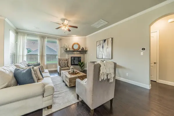 5904 Richmond Drive, North Richland Hills, TX 76180
