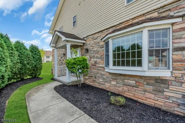 10 Harvey Ct, Clark Twp., NJ 07066