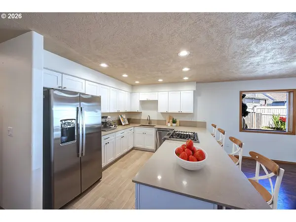 303 AVENUE C, Seaside, OR 97138