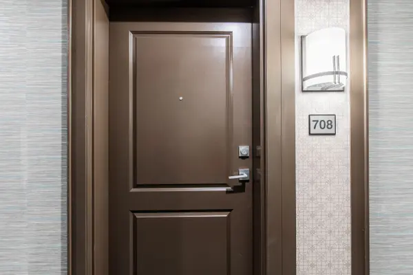 450 Dundas ST #708, Hamilton, ON L8B 1Z2