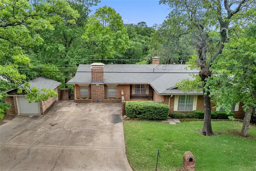 930 S MAURICE Avenue, Denison, TX 75020