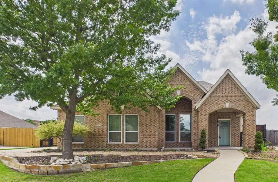 921 Mill Pond Drive, Midlothian, TX 76065