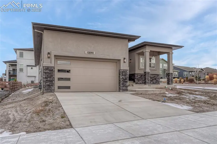 10090 Manhattan DR, Colorado Springs, CO 80924