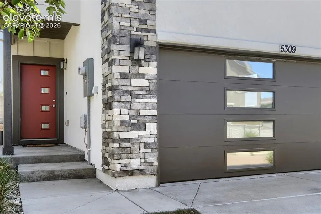 5309 Sky Top LN, Colorado Springs, CO 80918