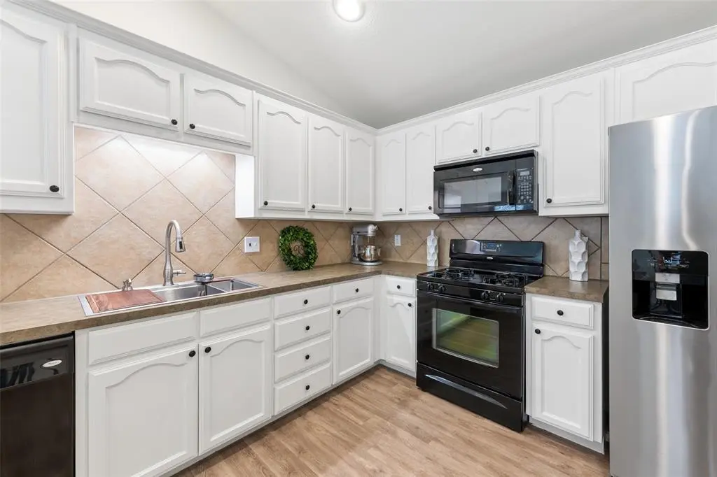 12184 Thicket Bend Drive, Fort Worth, TX 76244