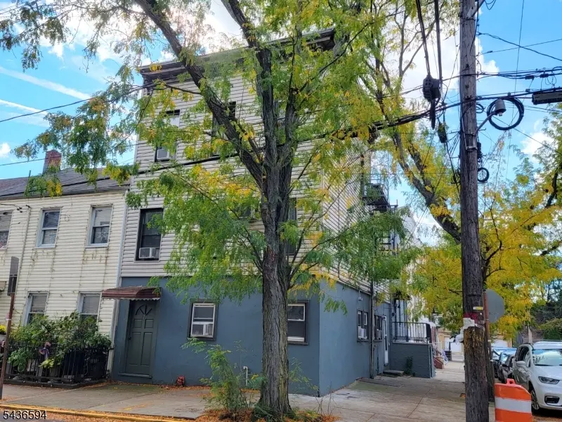 423 2nd St #3, Jersey City, NJ 07302