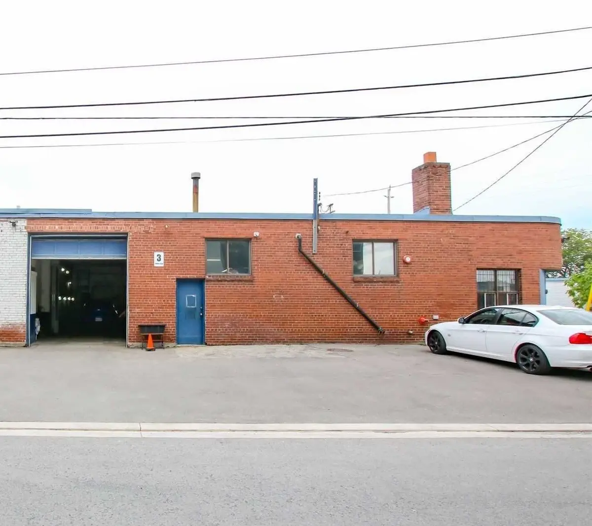 3 Towns RD #B, Toronto W06, ON M8Z 1A1
