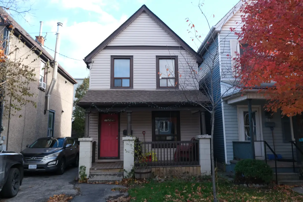 26 Niagara ST, Hamilton, ON L8L 6A2