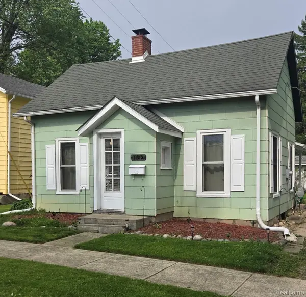 1122 N Madison ST, Lapeer, MI 48446