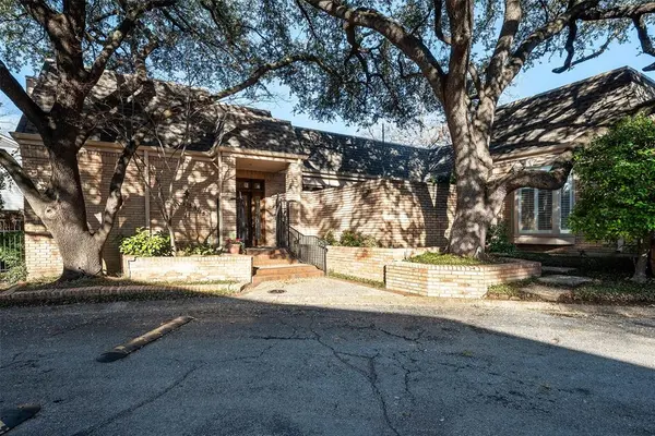 5805 Farquhar Lane, Dallas, TX 75209