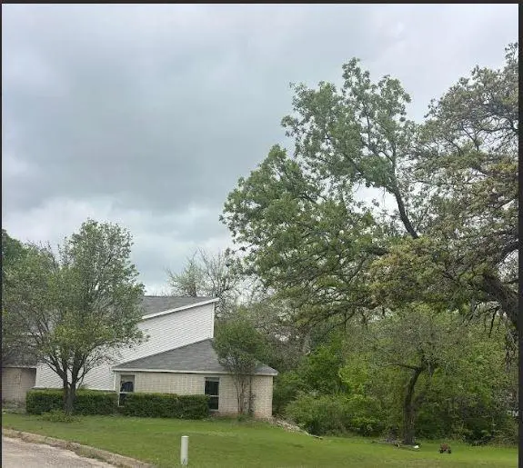 6 Creekwood Trail, Bowie, TX 76230
