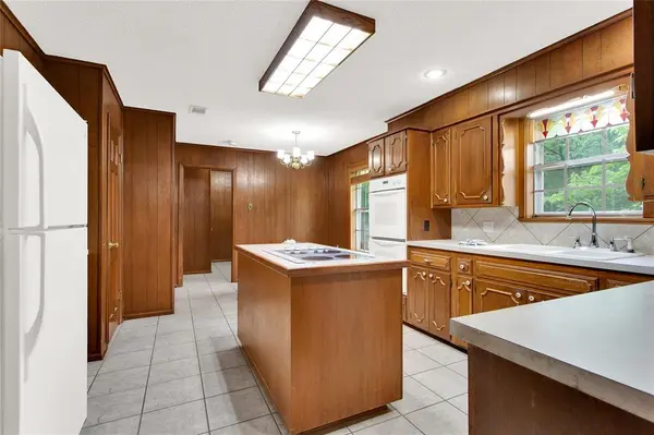 930 S MAURICE Avenue, Denison, TX 75020
