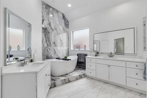 115 Saint James Road, Irving, TX 75063