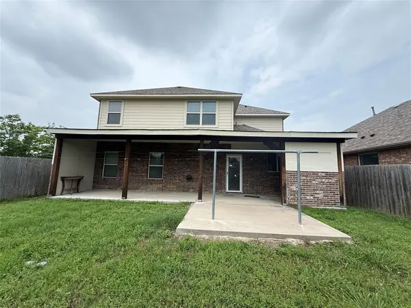700 N Irving Heights Drive, Irving, TX 75061