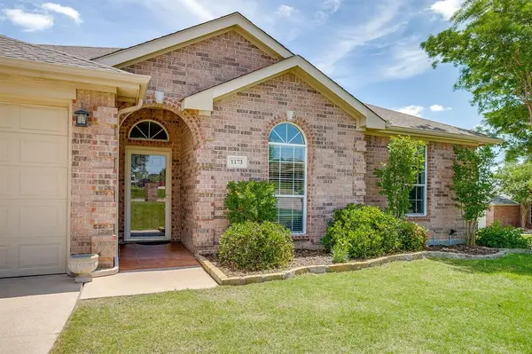 1173 Albatross Court, Benbrook, TX 76126