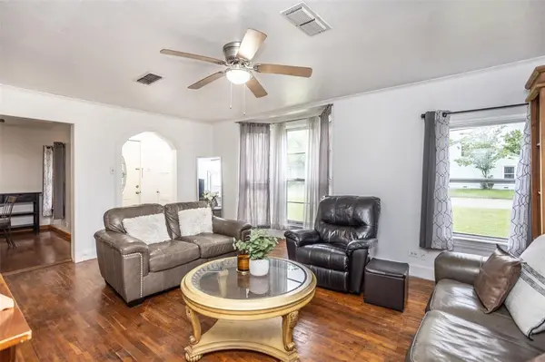 1520 Olive Street, Gainesville, TX 76240