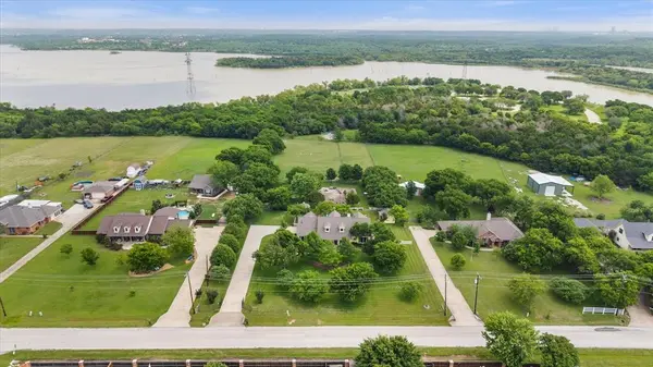 801 Seeton Road, Mansfield, TX 76063