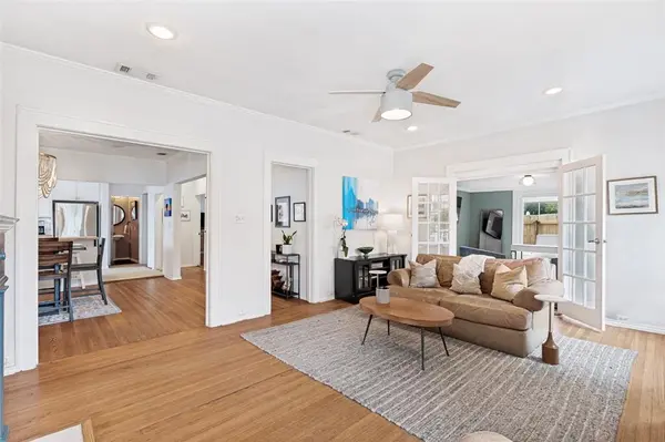 6047 Vickery Boulevard, Dallas, TX 75206