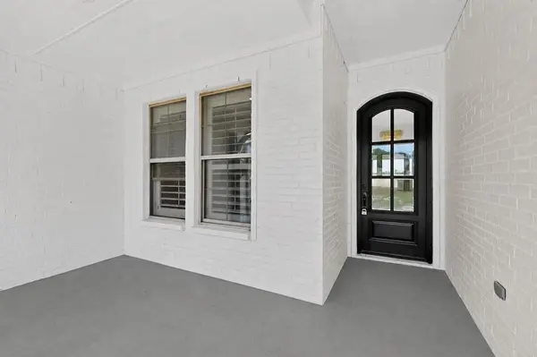 10813 Alta Sierra Drive, Benbrook, TX 76126