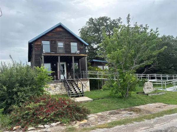 4913 Terlingua Drive, Granbury, TX 76048