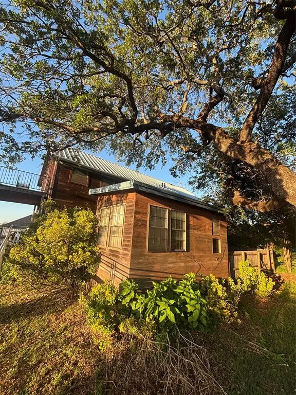 4913 Terlingua Drive, Granbury, TX 76048