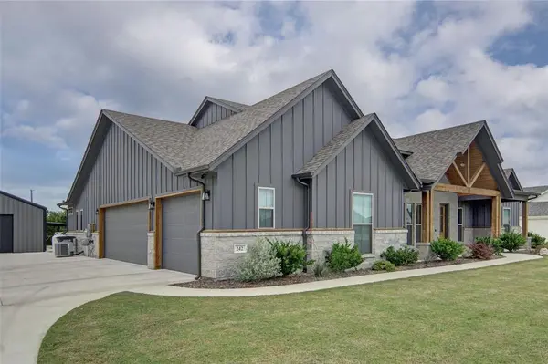 242 Coalson Crossing, Azle, TX 76020