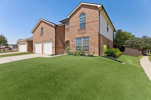 3649 Desert Mesa Road, Fort Worth, TX 76262