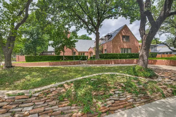 2501 W Prairie Creek Drive, Richardson, TX 75080