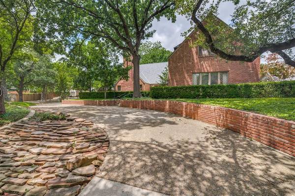 2501 W Prairie Creek Drive, Richardson, TX 75080