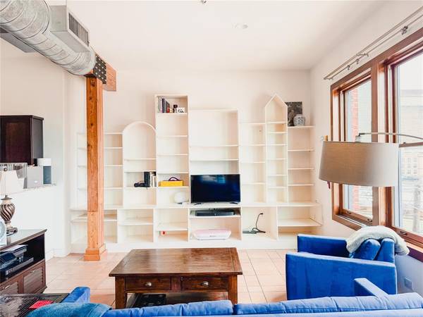 2502 Live Oak Street #301, Dallas, TX 75204
