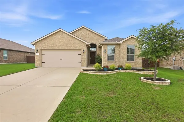 512 Dunster Lane, Saginaw, TX 76131