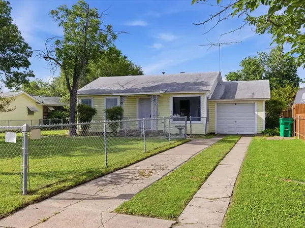 5113 Flagstone Drive, Sansom Park, TX 76114