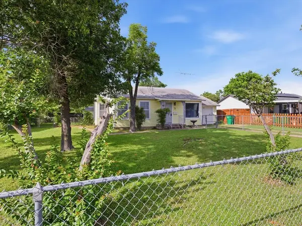5113 Flagstone Drive, Sansom Park, TX 76114