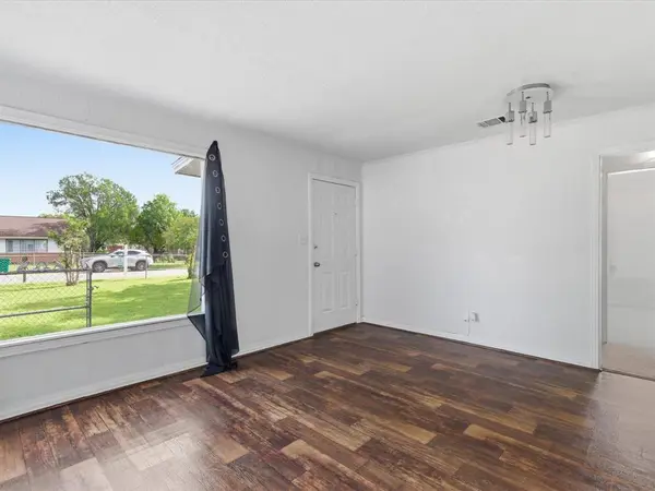 5113 Flagstone Drive, Sansom Park, TX 76114