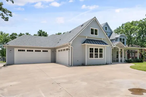 902 Waters Edge Drive, Corsicana, TX 75109