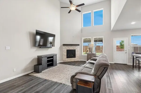 400 Acton Avenue, Fort Worth, TX 76131