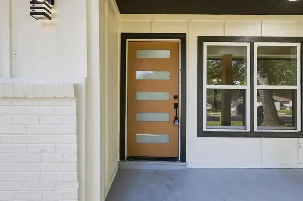 2109 Hedgerow Street, Arlington, TX 76010