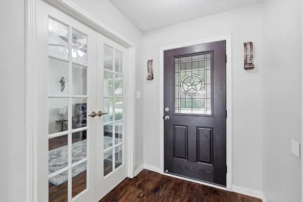 2008 Iron Horse Court, Arlington, TX 76017