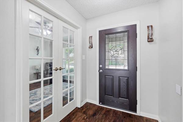 2008 Iron Horse Court, Arlington, TX 76017