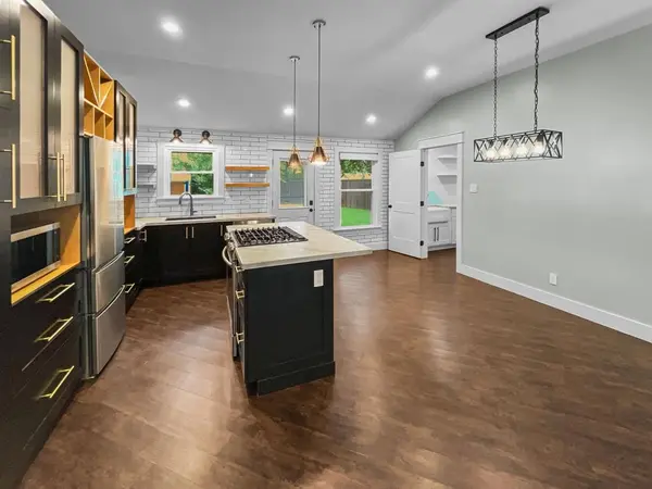 1108 E Russell Avenue, Carrollton, TX 75006