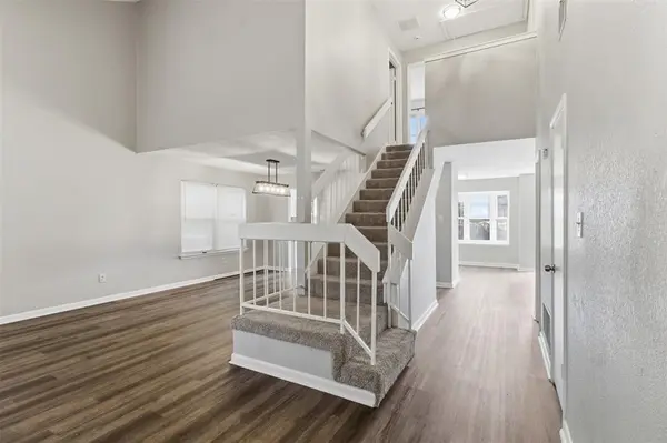 2462 Claremont Drive, Grand Prairie, TX 75052