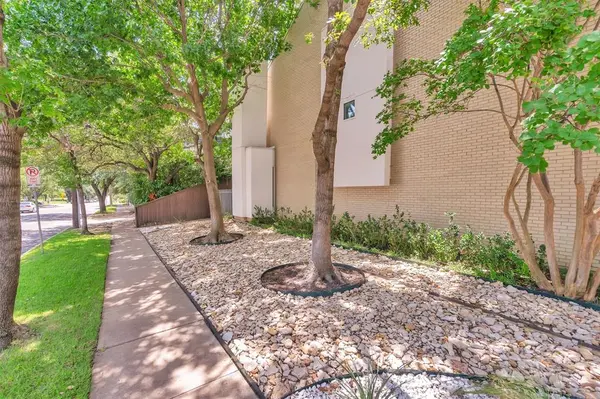 4125 Cole Avenue #2, Dallas, TX 75204