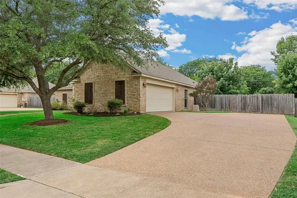 513 Kings Row, Woodway, TX 76712