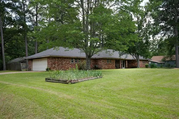 4049 Parkwood Drive, Shreveport, LA 71119